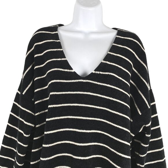 Organic Cotton Chenille Eileen Fisher Black and White Striped V-Neck Sweater - Picture 5 of 8